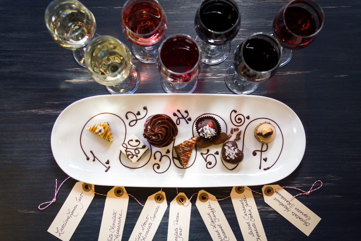 Imagen destacada de “Maridaje de vinos y postres: técnicas y consejos”