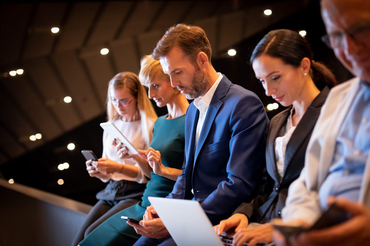 Imagen destacada de “El Papel de la Tecnología en los Eventos Corporativos: Herramientas y Plataformas”