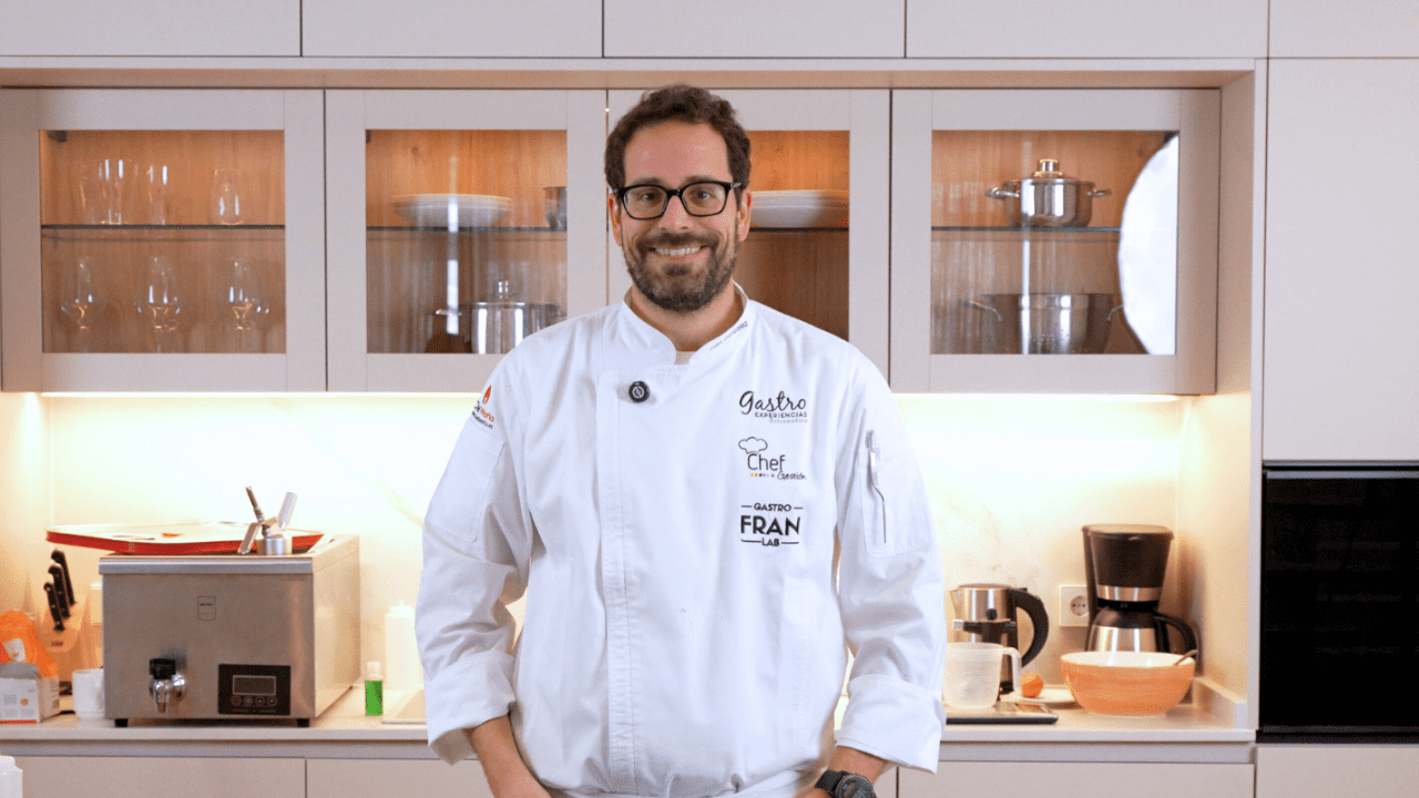 Imagen destacada de “Hoturis colabora con Fran González para grabar nuevas videoclases de su categoría de Cocina”