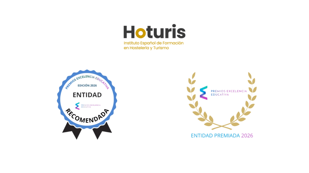Sello de calidad Hoturis recomendando formación técnica tras ganar el Premio Excelencia Educativa 2026.