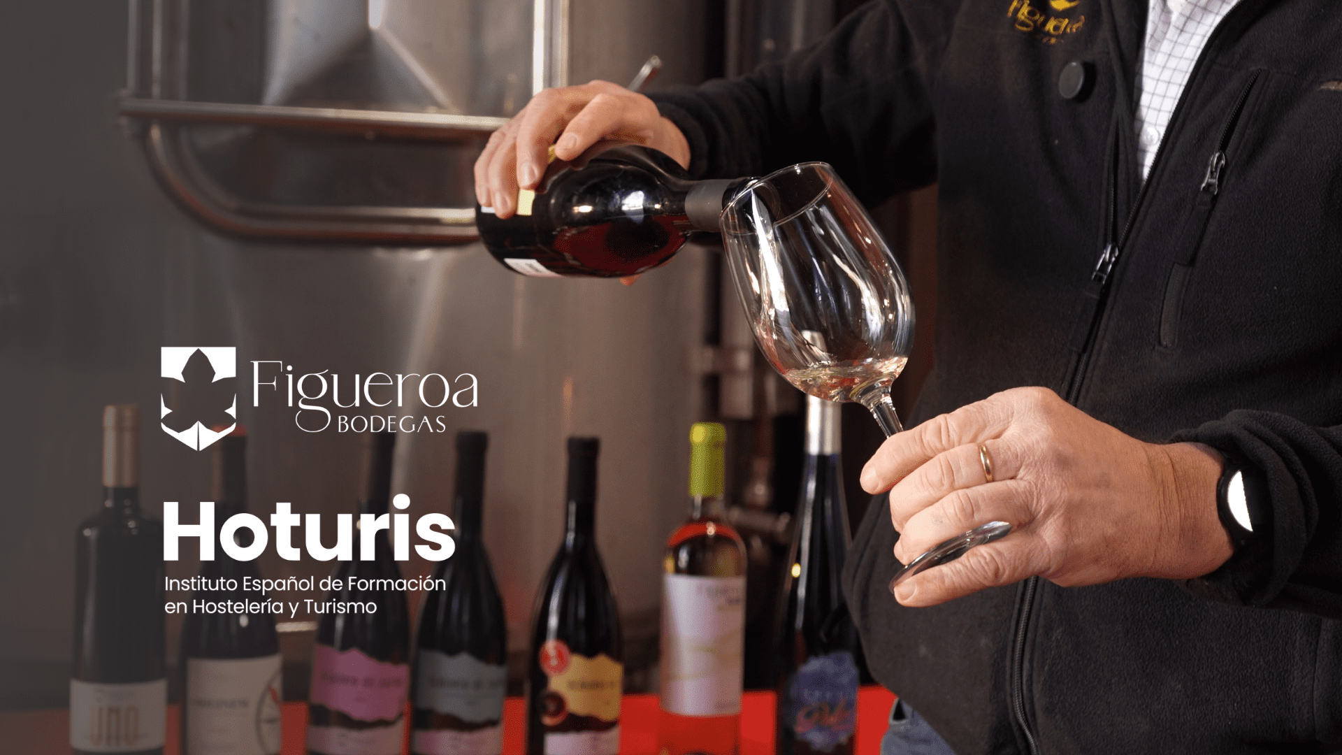 Imagen destacada de “HOTURIS y Bodegas Figueroa: una colaboración que acerca el mundo del vino al alumnado”