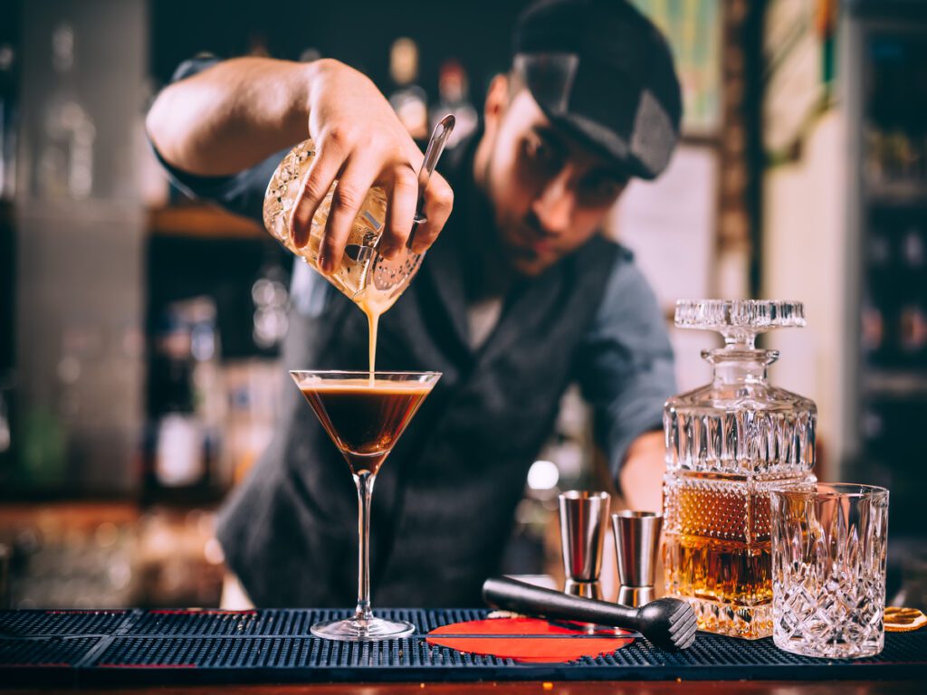 Mixología Molecular. Innovación, Arte y Creatividad en Coctelería