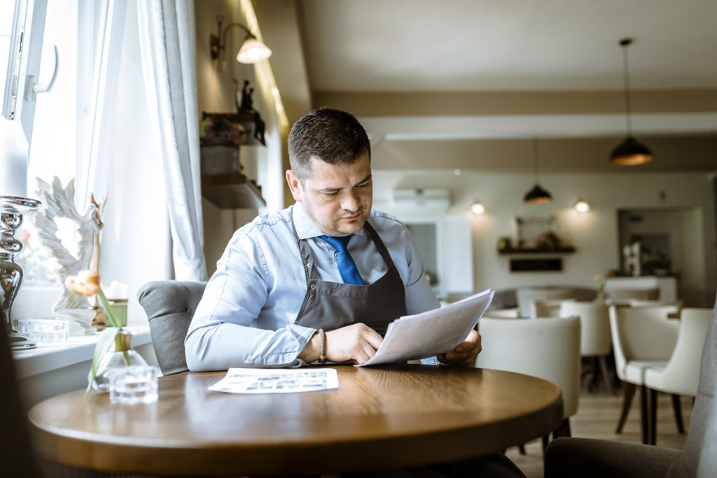 Descubre El restaurante y su gestión contable con Hoturis. Cursos, expertos y másteres online te abren las puertas a una carrera en el mundo de la hostelería y turismo.