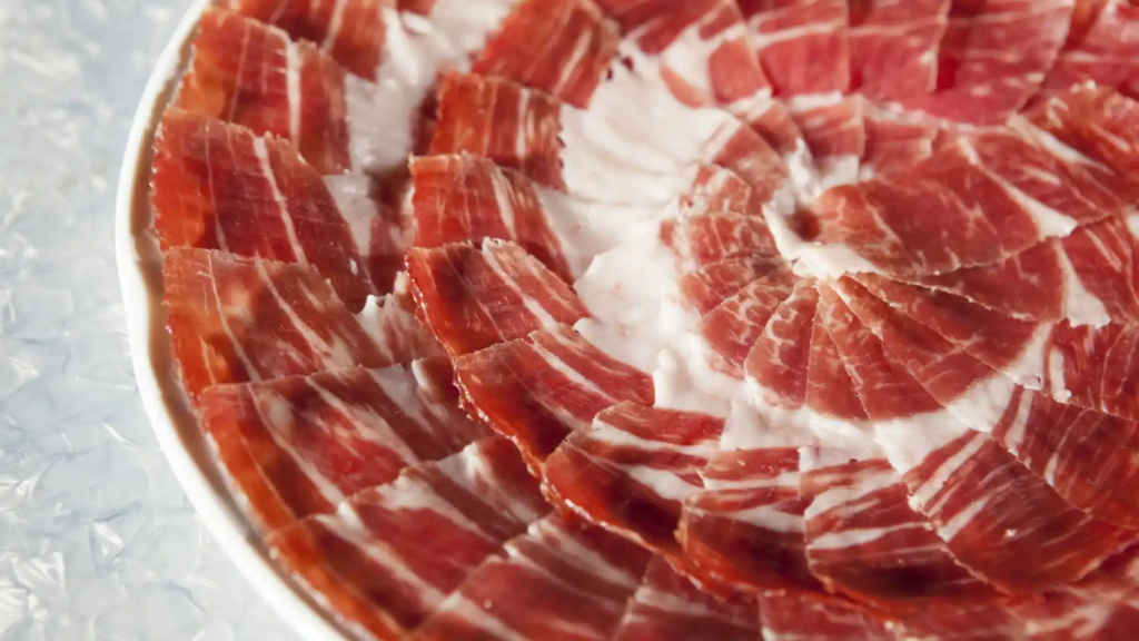 Diferencias en la alimentación de los cerdos ibéricos y su impacto en la calidad y sabor del Jamón Ibérico.