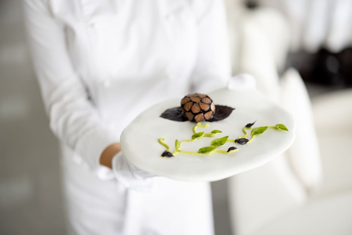 Imagen destacada de “Cómo integrar la cocina molecular en tu menú de restaurante”