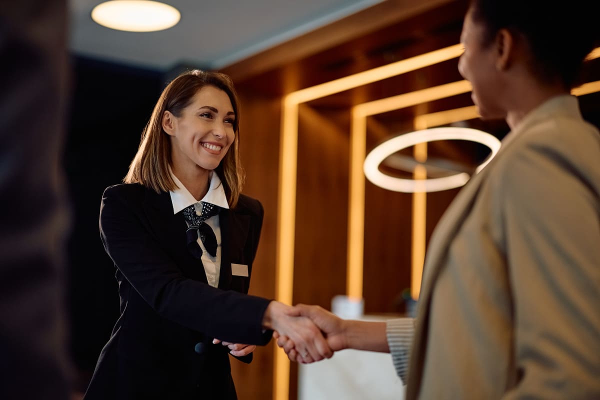 Imagen destacada de “Por qué especializarse en Customer Experience hotelero en 2026”