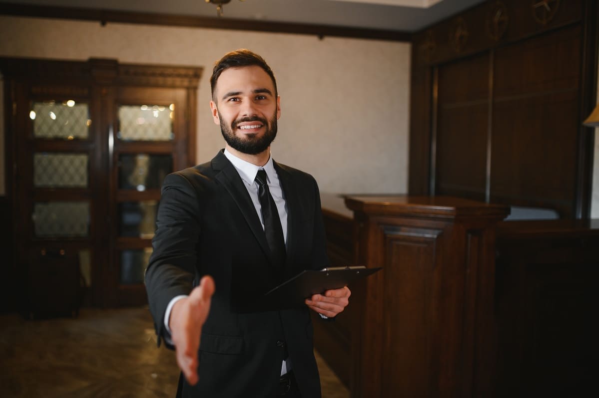 Imagen destacada de “Funciones del director de hotel: responsabilidades clave en la gestión diaria”