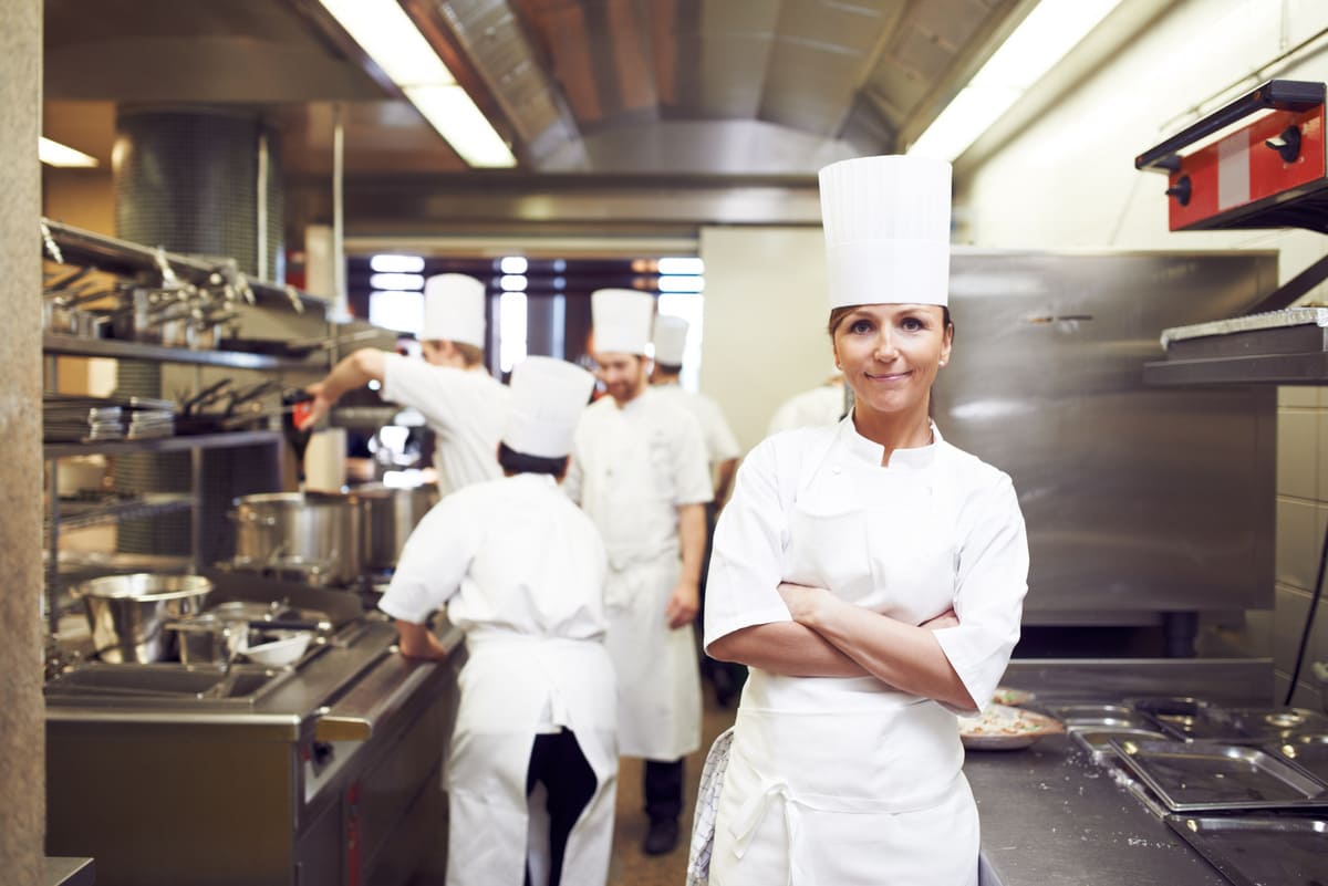 Imagen destacada de “Organización de brigadas de cocina: puestos y funciones”